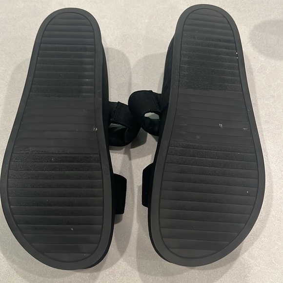 Anne Klein shoes - Picture 6 of 6